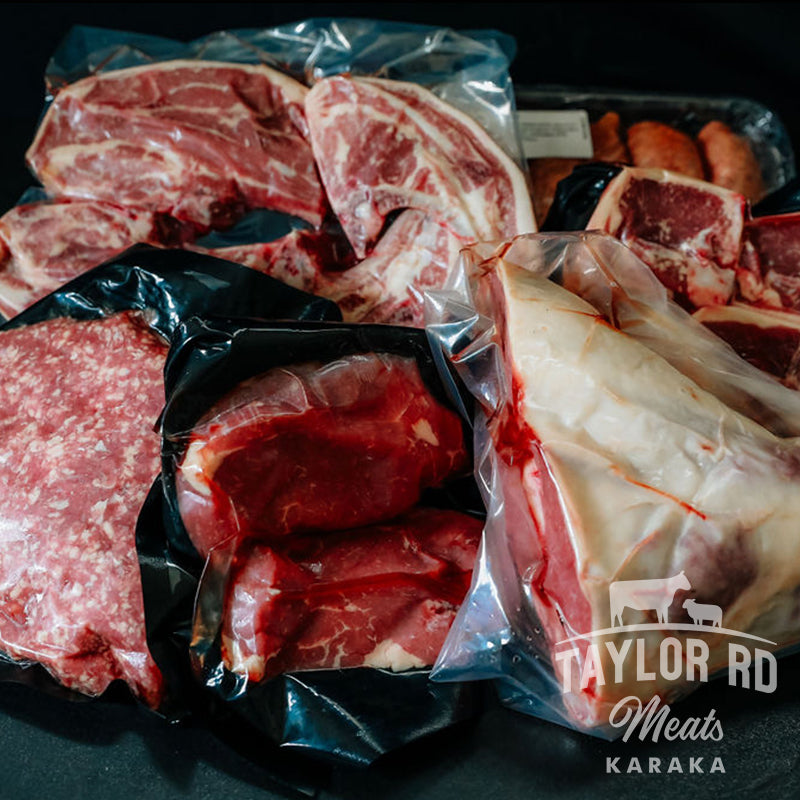 Our Deluxe Lamb Meat Box offers all premium cuts for your enjoyment. It includes 1 Whole Lamb Roast Leg, 1 pack of Lamb Cutlets, 1 Rack of Lamb (8 ribs), 1 Lamb Rolled Roast (1kg), 12 Lamb Sausages, and 1 pack of Lamb Mince (500g). Note: All our meat boxes are delivered frozen. When you buy this, you get FREE delivery in Auckland and Franklin!